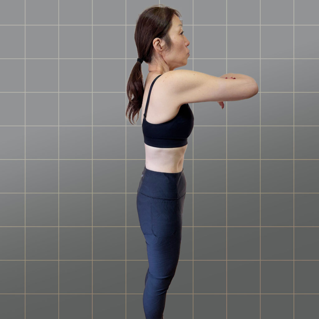 50代・女性／O脚・骨盤横張り改善のアフター。腕、お腹周りがスッキリし、姿勢も整いました。